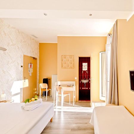 Hotel Lemon Menton Luaran gambar